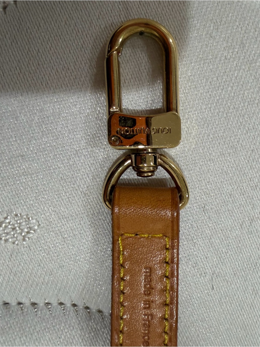 Louis Vuitton Leather Crossbody Strap in Tan with Gold Hardware - Picture 6 of 9